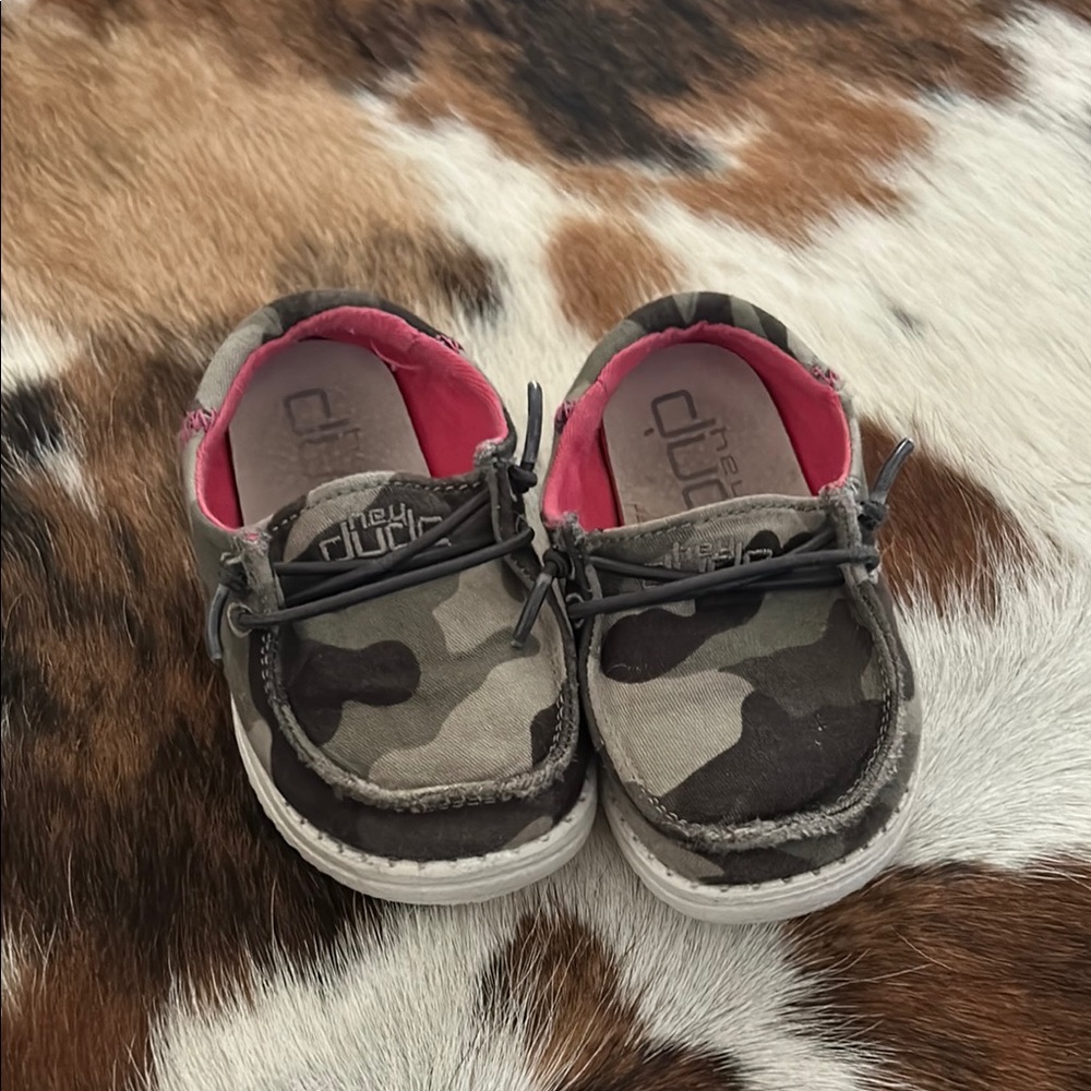 Toddler Camo Hey Dudes SIZE 5